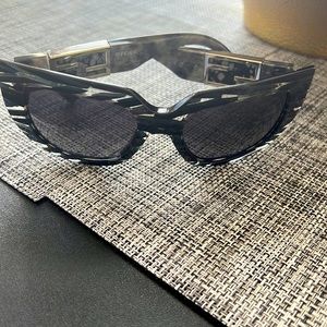 Fendi multi logo sunglasses with flipping logo